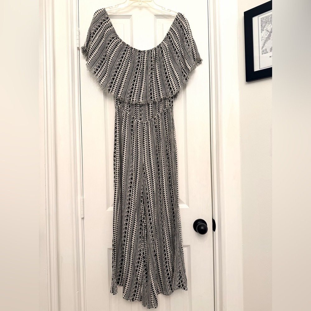 Elan Black and White On-Off-Shoulder Jumpsuit-S